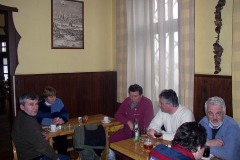 Ještě kafe před brigádou na Praze 5 dne 7.3.2003