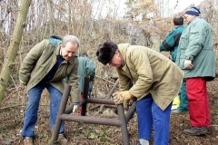 Odklízení technologie v Suchdole 27.2.04. Foto: P. Štukavec