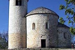 Rotunda svatého Jiří a svatého Vojtěcha na Řípu (455 m) - foto T. Hordějčuk