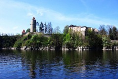 Z výletu na Orlík, Zvíkov a do Písku 21.4.07 Zvíkov z lodi - foto T. Hordějčuk