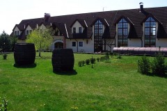 Z výletu na Orlík, Zvíkov a do Písku 21.4.07 restaurace Pivovarský dvůr ve Zvíkovském podhradí - foto T. Hordějčuk